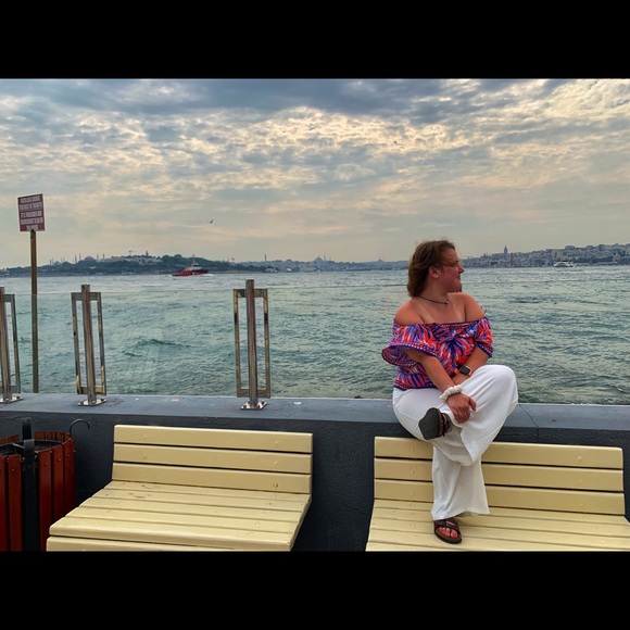 Meet your Posher, Terese - Picture 1 of 2